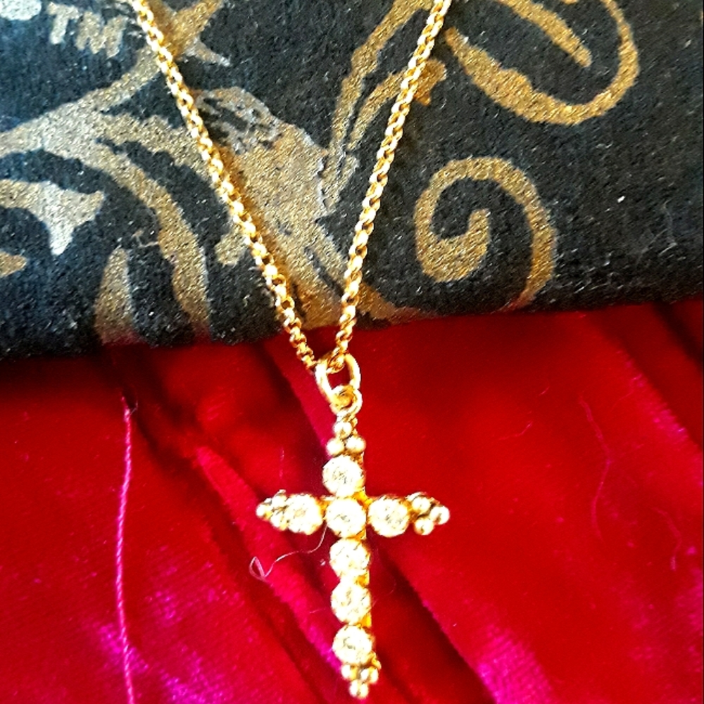 VSA Sparkling Madonna Cross w Crystals